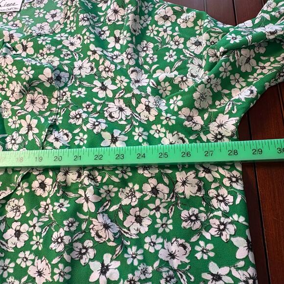 Green Floral Linea Top Size 3X - Picture 3 of 6
